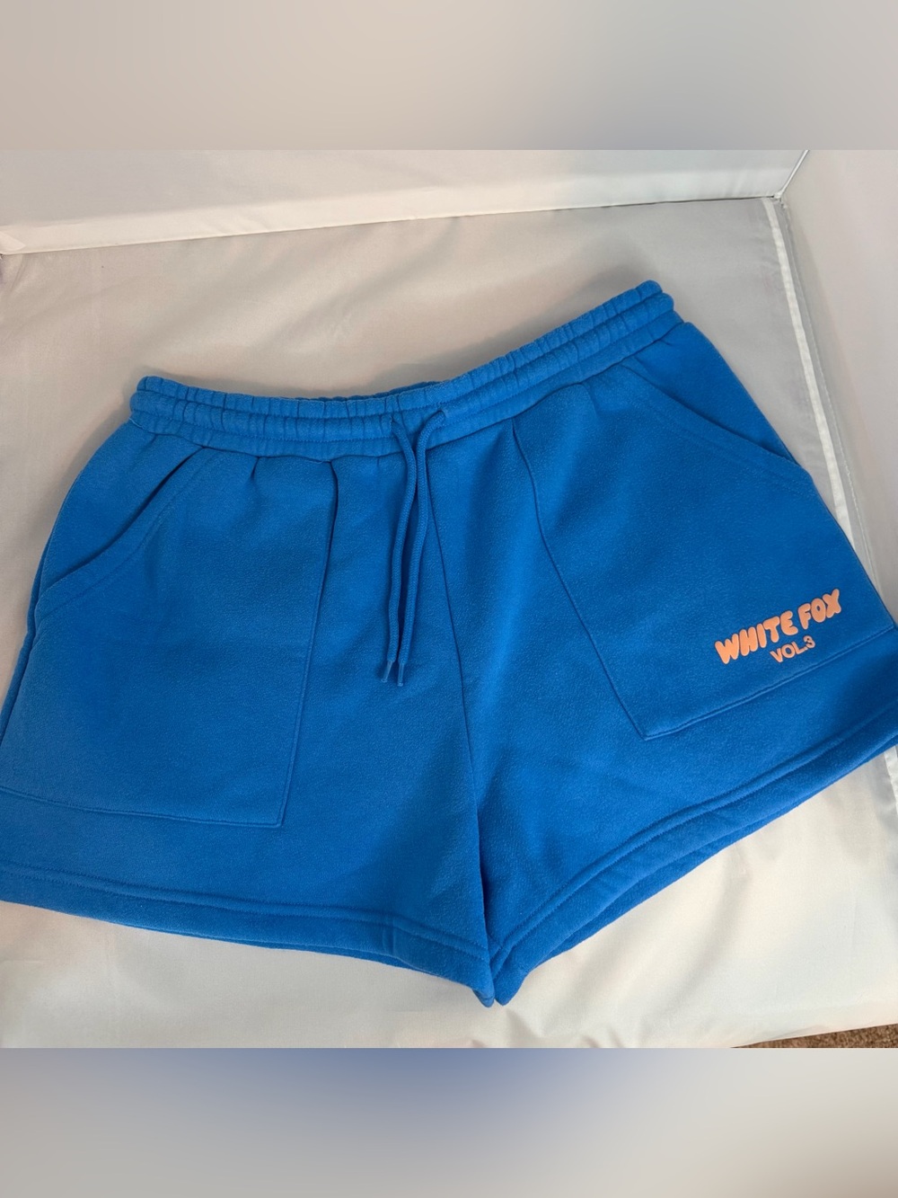 White Fox Offstage Lounge Shorts in Azure. Size Large.